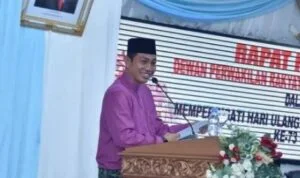 Bupati Fadhil Arief