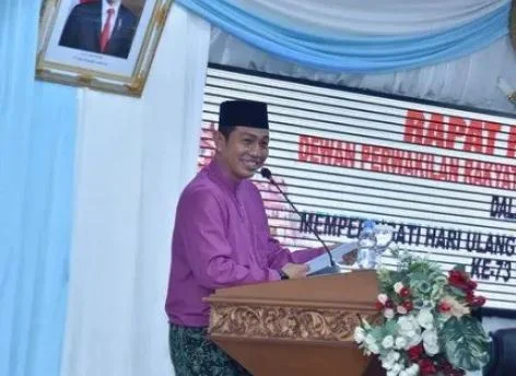 Bupati Fadhil Arief